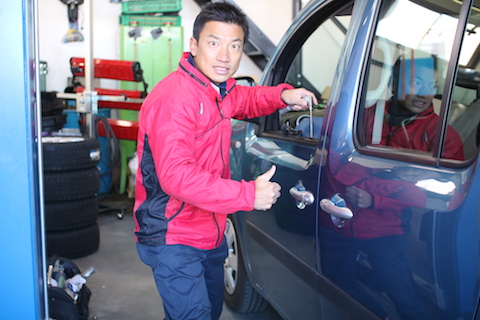 車のヘコミ、修理代が半額以下！