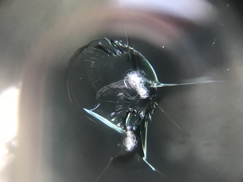 飛び石修理、大阪でウインドリペアなら、料金15,000円で直ります！