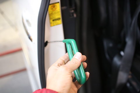 1時間以内でヘコミ修理！跡も残りません。