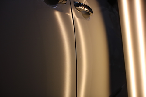 1時間以内でヘコミ修理！跡も残りません。