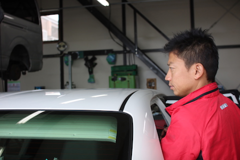 ルーフのヘコミ直しは、修理歴つかない方法で価値を下げません！