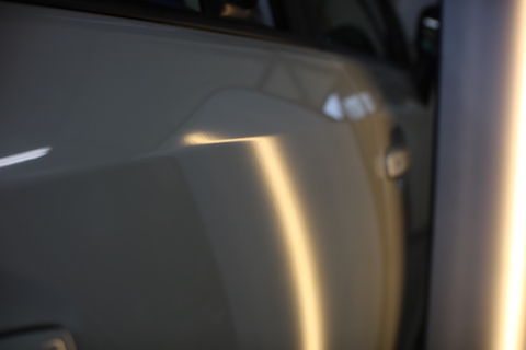 大阪の車ヘコミ、エクボ修理はデントスマイル