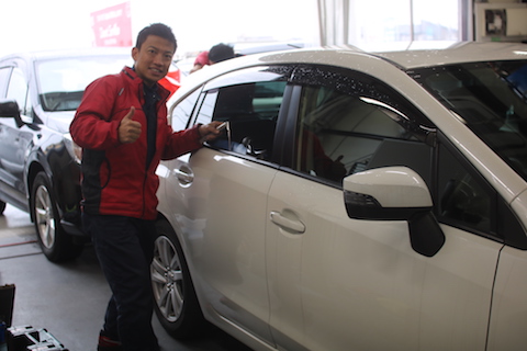 大阪の車ヘコミ、エクボ修理はデントスマイル