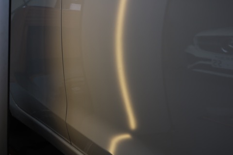 安い車のへこみ修理はデントリペア