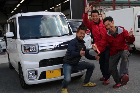 フロントガラス飛び石修理で、大阪のウインドリペアなら、デントスマイル