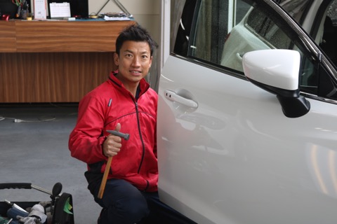 安い車のへこみ修理はデントリペア