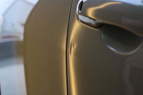 ドアエッジの折れ・ヘコミ修理もデントリペアで直せます！