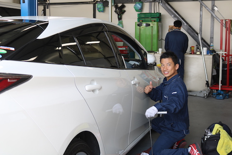 ドアエッジの折れ・ヘコミ修理もデントリペアで直せます！