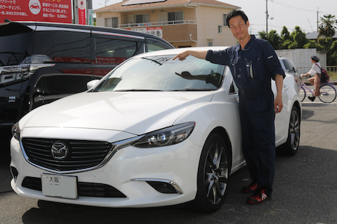 衝突防止センサー付のフロントガラス、交換は高額なので修理で解決！