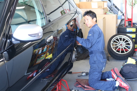 大事な愛車、塗装しない修理方法デントリペアでお悩み解決！