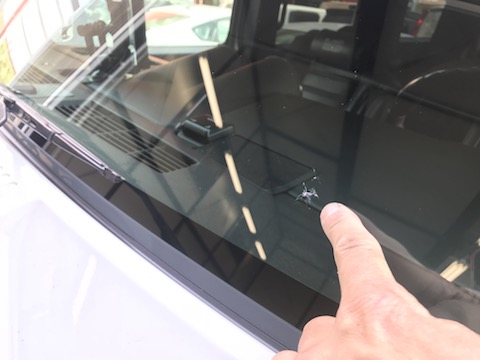 輸入車・高級車のフロントガラスのヒビ・割れも修理可能です！