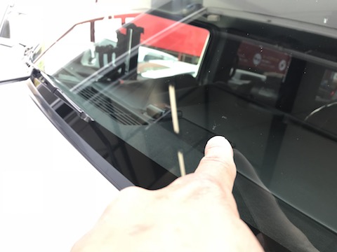 輸入車・高級車のフロントガラスのヒビ・割れも修理可能です！