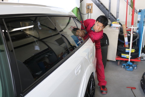 フェンダー・クォーターのヘコミ修理もデントリペアで解決！