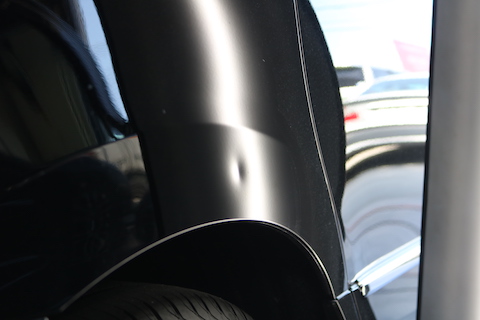 リアクォーターのヘコミ修理をデントリペア！