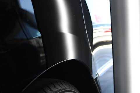 リアクォーターのヘコミ修理をデントリペア！