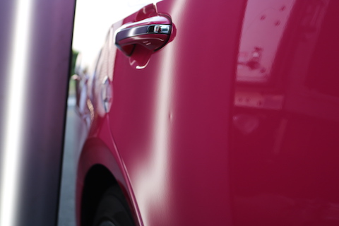 ヘコミが出来たらデントスマイルでデントリペア！