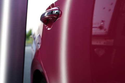 ヘコミが出来たらデントスマイルでデントリペア！