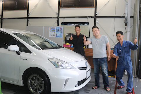 フロントガラス修理ならデントスマイルとご紹介でご来店！