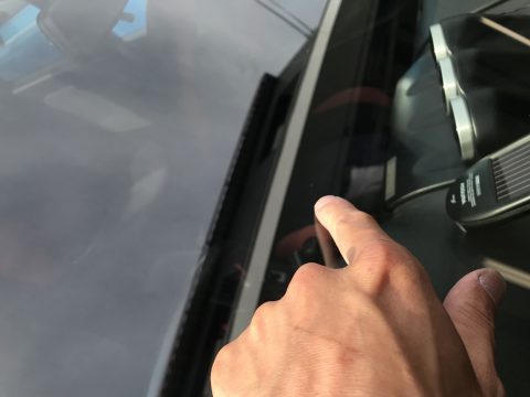 フロントガラスの飛び石修理、安心の永久保証！