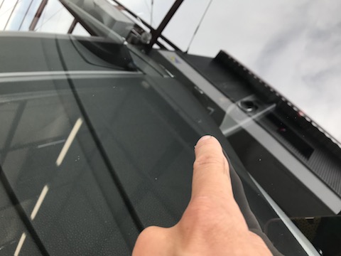 ウインドリペアDIYは危険！修理はガラス専門店で！