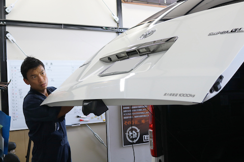 車のヘコミ・えくぼ修理のデントリペア（PDR)