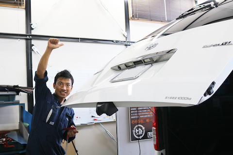 車のヘコミ・えくぼ修理のデントリペア（PDR)