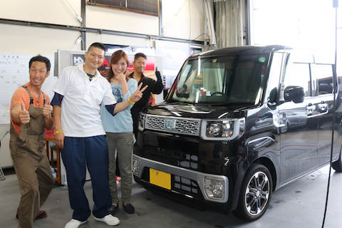 予約なくても即日施工でフロントガラスの飛び石ヒビを直します！