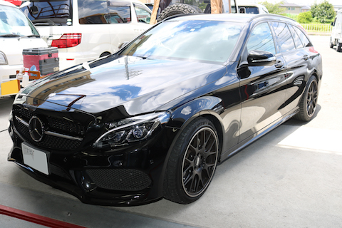 ベンツのフロントガラスにヒビ！ガラス交換せずに修理出来ます！