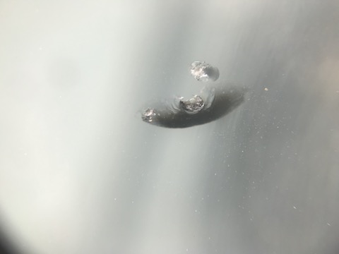 プジョー飛び石によるフロントガラス修理でウインドリペア 