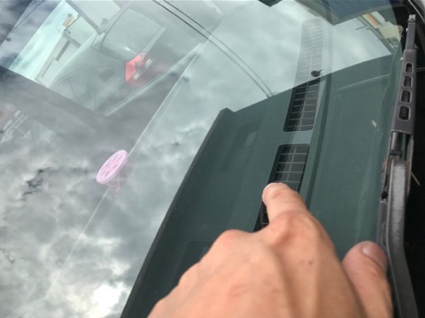 ウインドリペアのお店で一番評価が高いからとご来店頂きました！