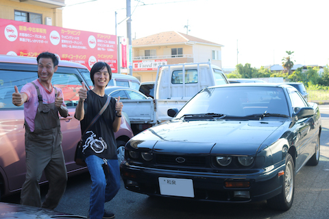 旧車のフロントガラスに飛び石で割れてもウインドリペアで修復！