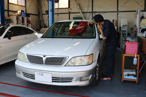 500円玉以上の飛び石の傷、断られたウインドリペアも直します！