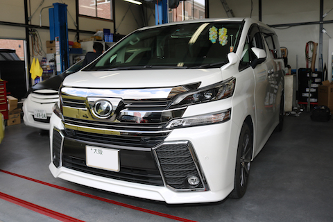 ヴェルファイアのドアにヘコミ！たった1時間で綺麗に直ります！