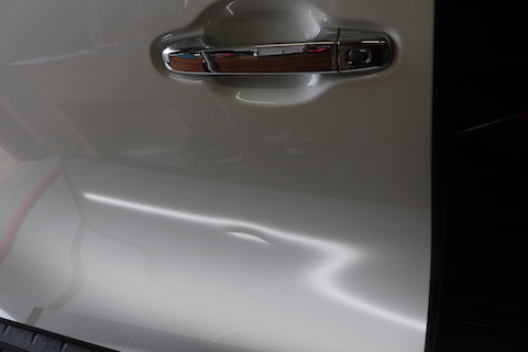 ヘコミができたら、板金・塗装する前にデントリペアのご相談を！