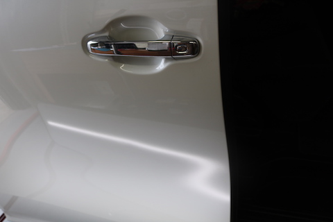 ヘコミができたら、板金・塗装する前にデントリペアのご相談を！