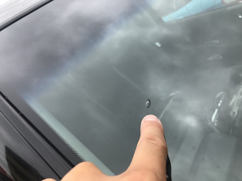 お盆休みでも、ウインドリペア予約無しで40分〜の即日施工！