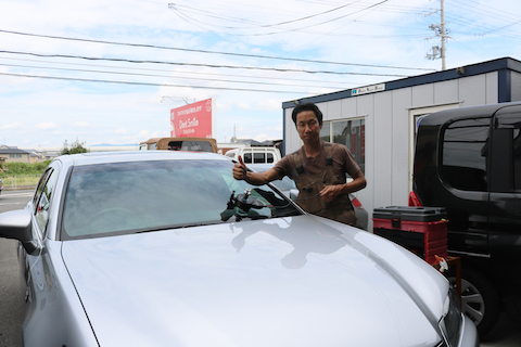 台風21号で飛来物によるフロントガラスのひび割れ直ります！