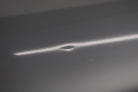 心を悩ますヘコミ、チョット待つ間に修理完了！