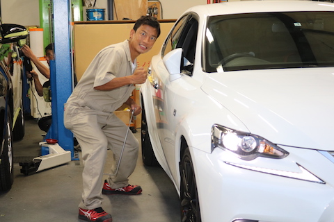 心を悩ますヘコミ、チョット待つ間に修理完了！