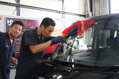 台風被害のフロントガラスのヒビ・割れ修理をお任せください。