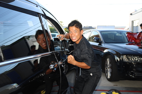 台風被害で自転車が倒れて車にヘコミ！裏から押して元どおり！