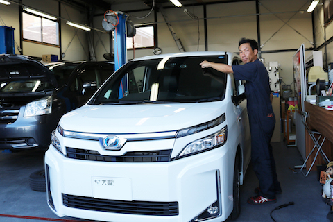 フロントガラスのウインドリペアは15,000円、40分で修理可能です！