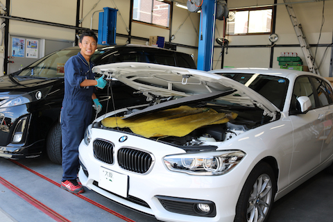 飛び石などでボンネットにヘコミ、塗装しない修理跡の無いデントリペア