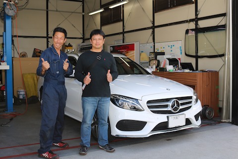 お車のお悩みを持ったその日に解決！フロントガラスの修理はデントスマイル ！