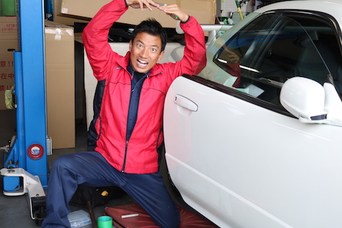 ドアエッジが大きくへこんでも、板金塗装しない修理で即日施工！