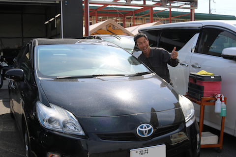 フロントガラス交換と言われる飛び石の傷、デントスマイルで直します！