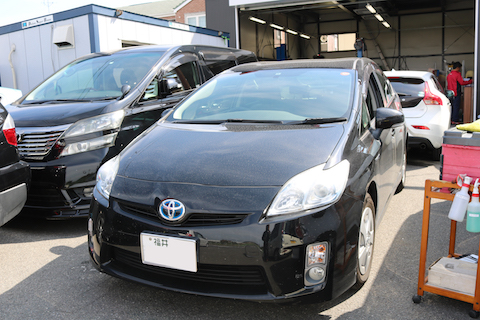 フロントガラス交換と言われる飛び石の傷、デントスマイルで直します！