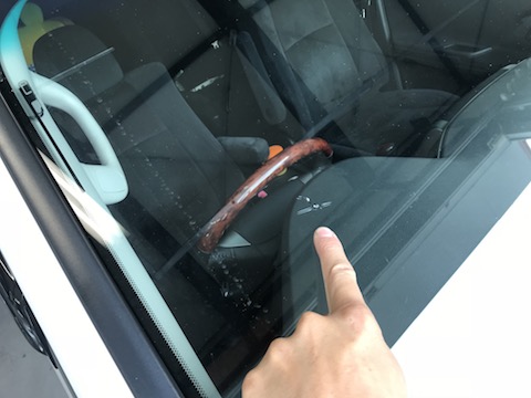 大きな飛び石の傷、断られる大きさ・場所でも修理します！