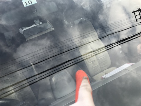 ご予約無くてもフロントガラス修理のウインドリペアは当日施工します