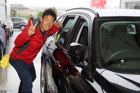 複数のヘコミもコーヒー飲んでる間に綺麗に修理が可能！